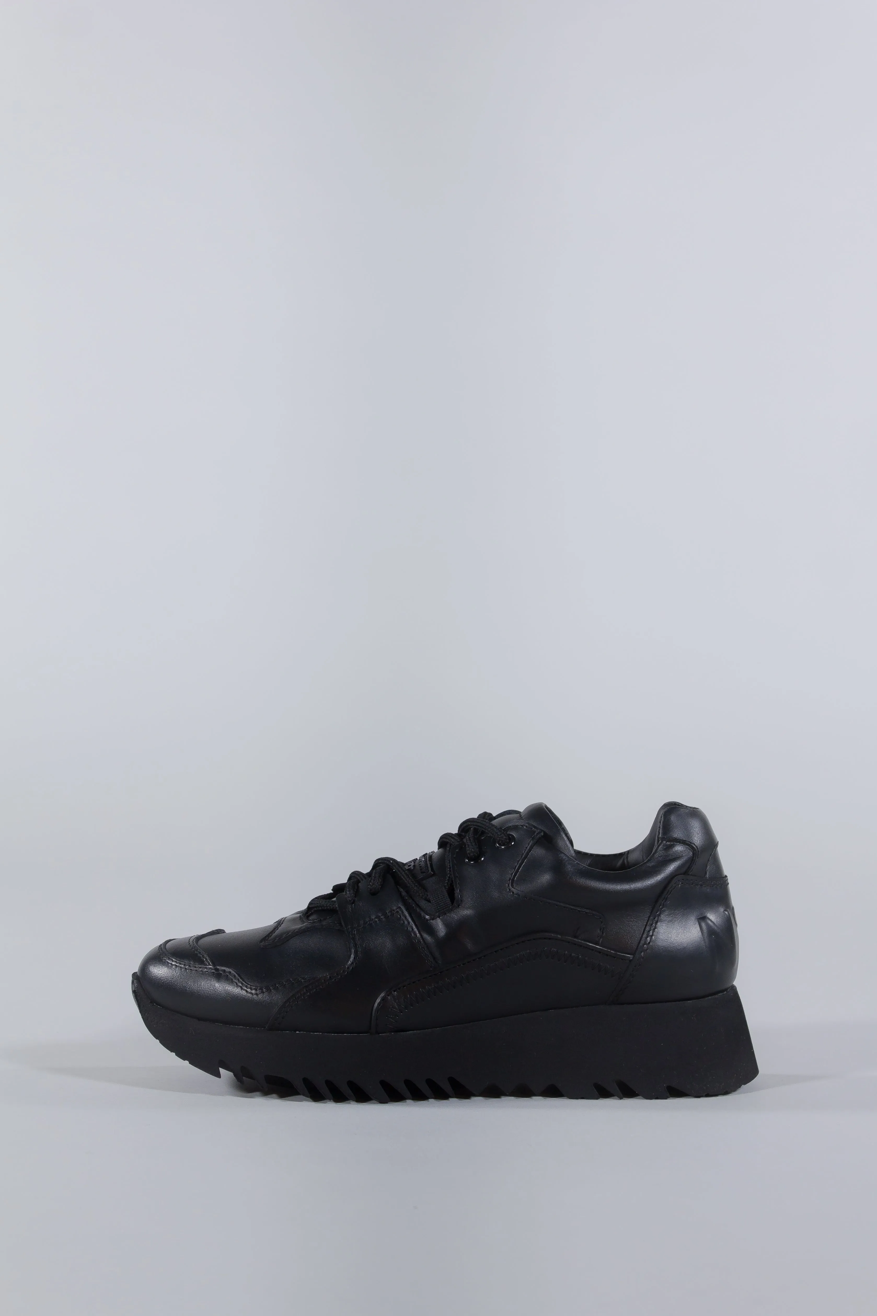 N21 Running Black